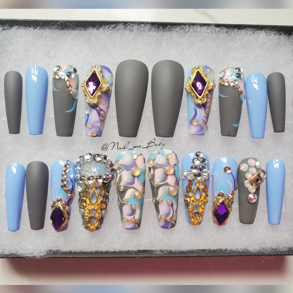 Luxurious press-on Nails - Picture 7 of 8